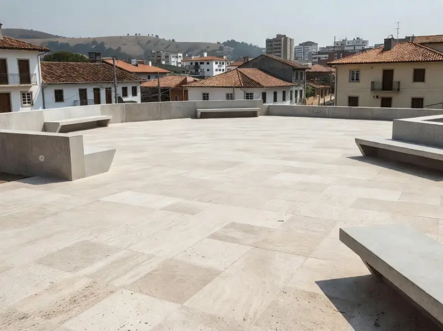 Praça reformada com travertino lacustre por MIAS Architects